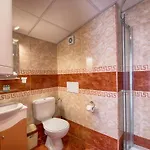 Private Apartment *