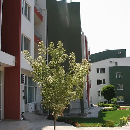 Private ساني بيتش